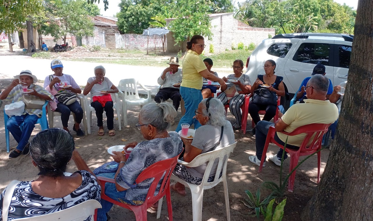 Foto del programa de acompañamiento al adulto mayor